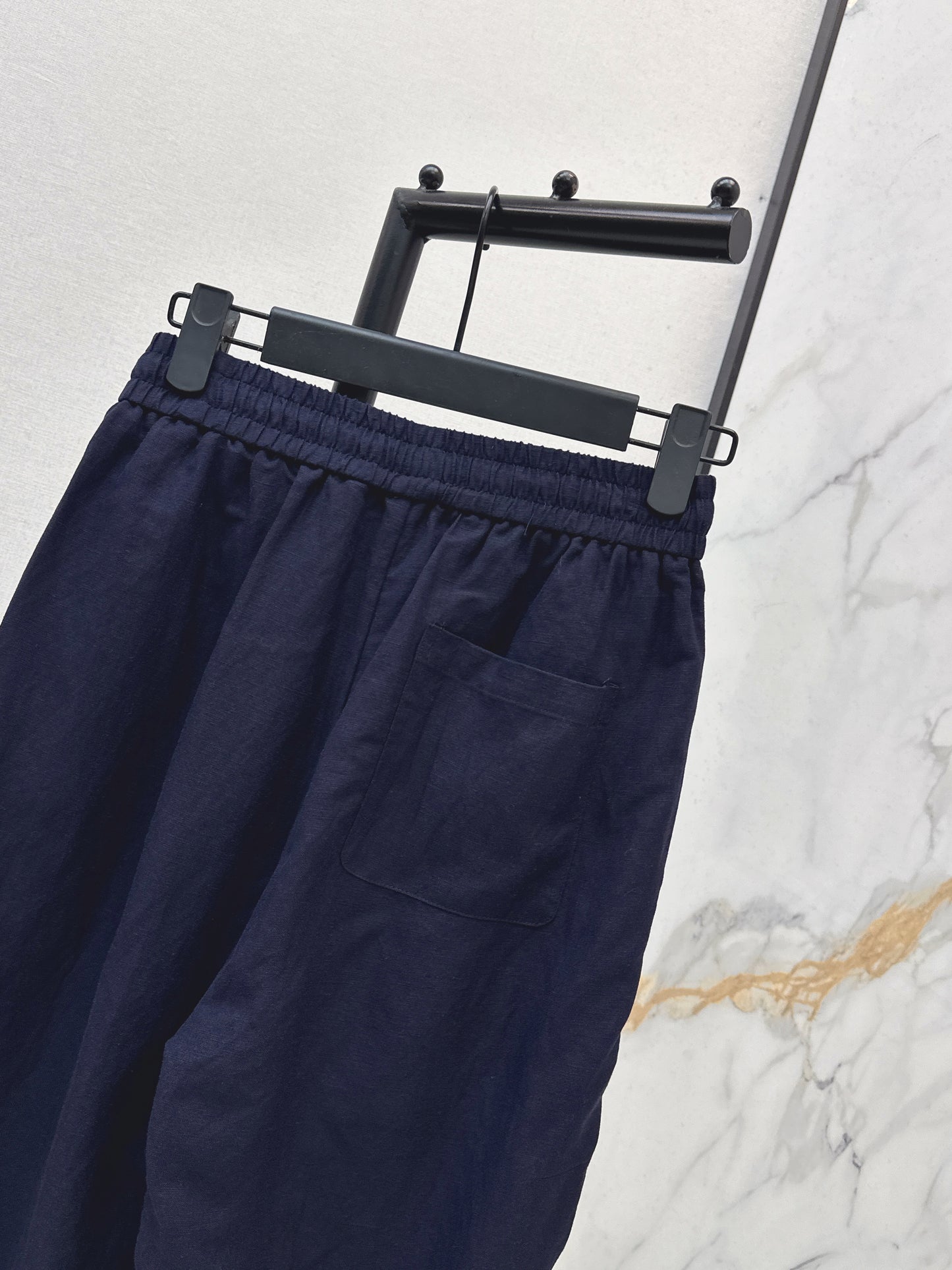 Lace-trimmed straight-leg trousers