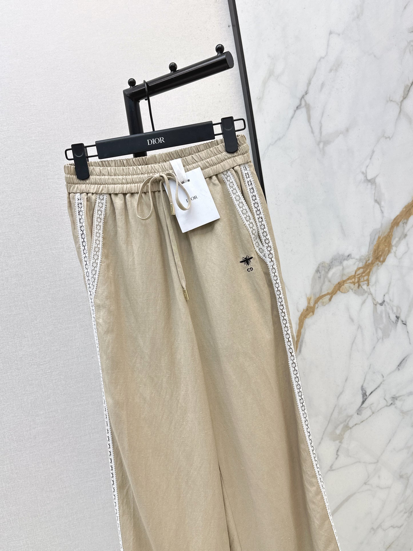 Lace-trimmed straight-leg trousers