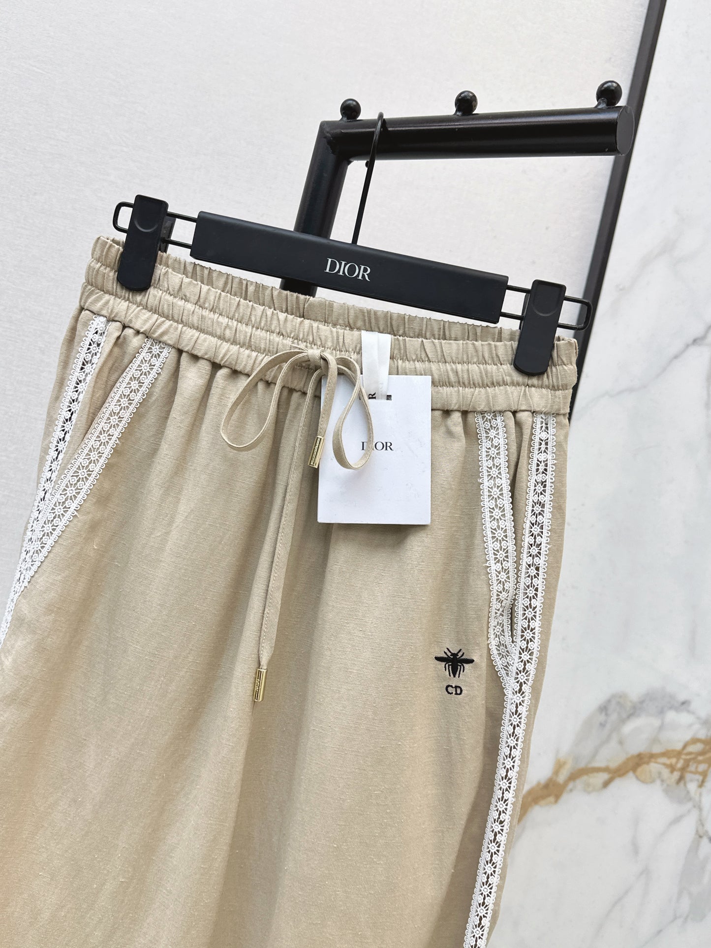 Lace-trimmed straight-leg trousers
