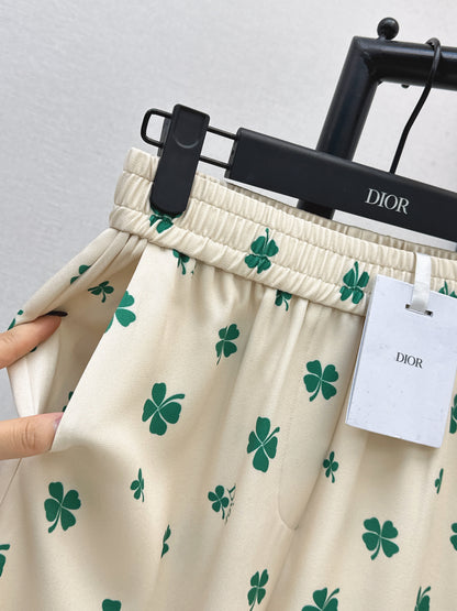 Four-leaf clover print straight-leg pants