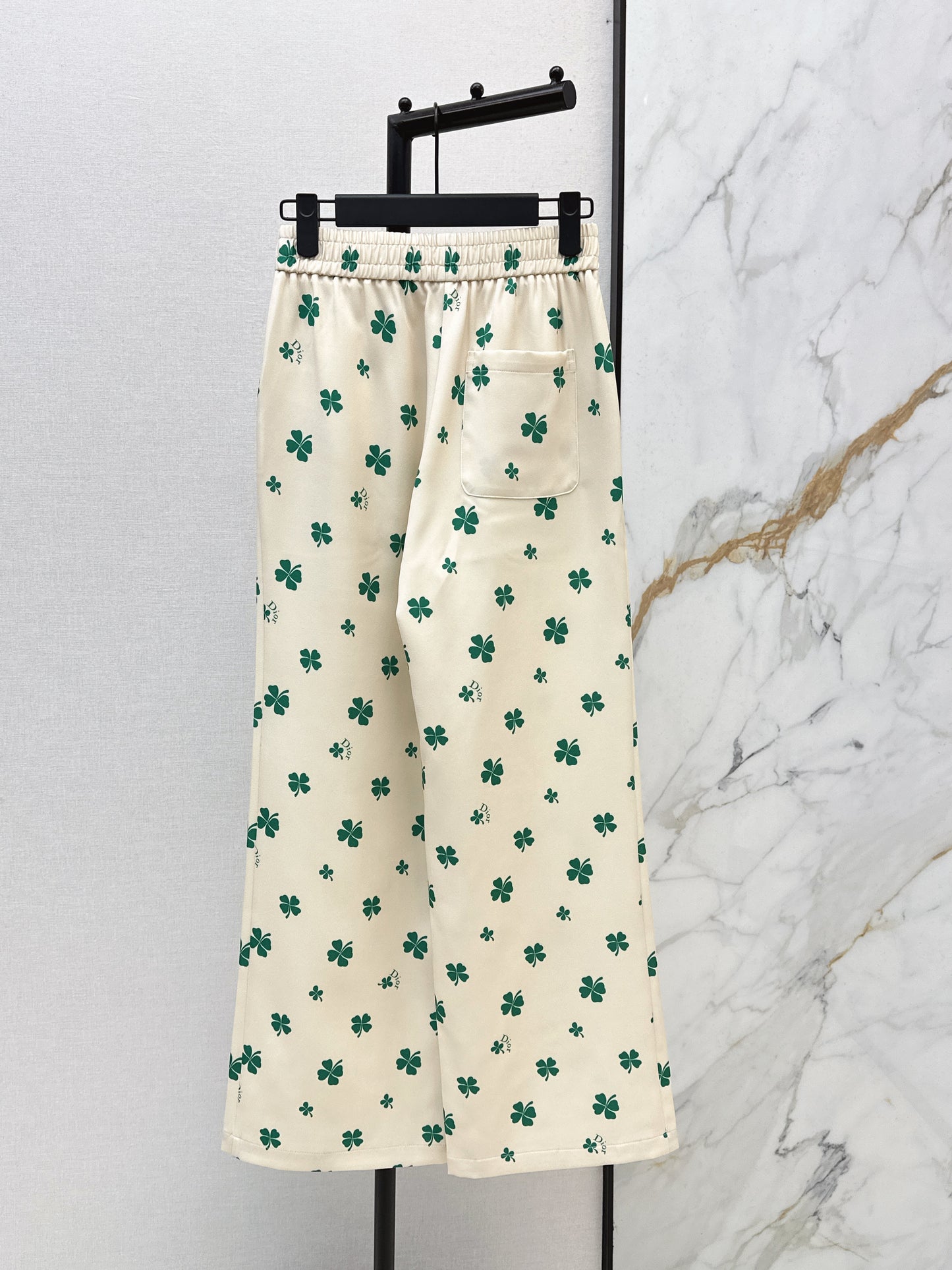 Four-leaf clover print straight-leg pants