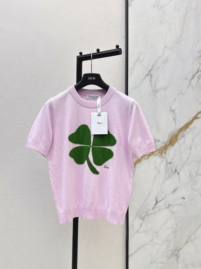 Four-leaf clover knit T-shirt