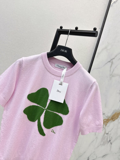 Four-leaf clover knit T-shirt