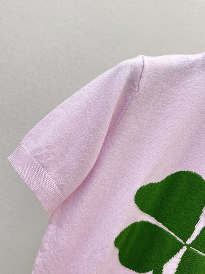 Four-leaf clover knit T-shirt