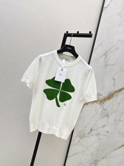 Four-leaf clover knit T-shirt