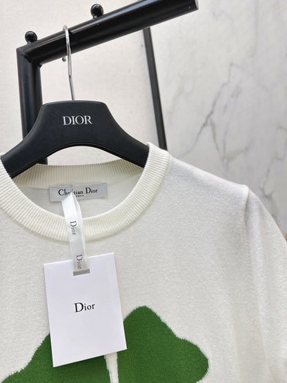 Four-leaf clover knit T-shirt