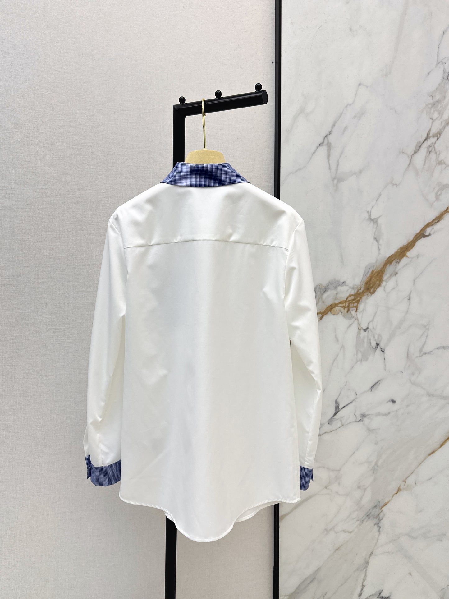 Color-blocked decorative shirt
