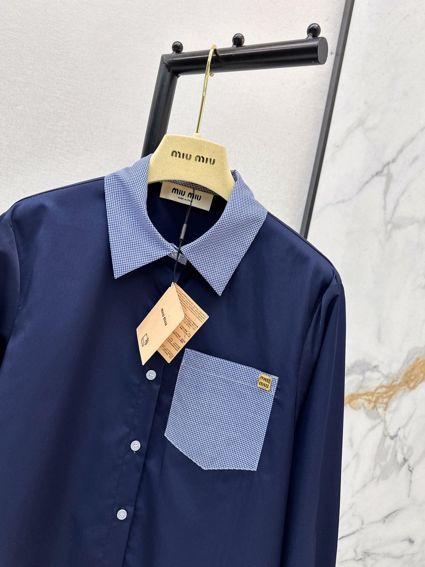 Color-blocked decorative shirt