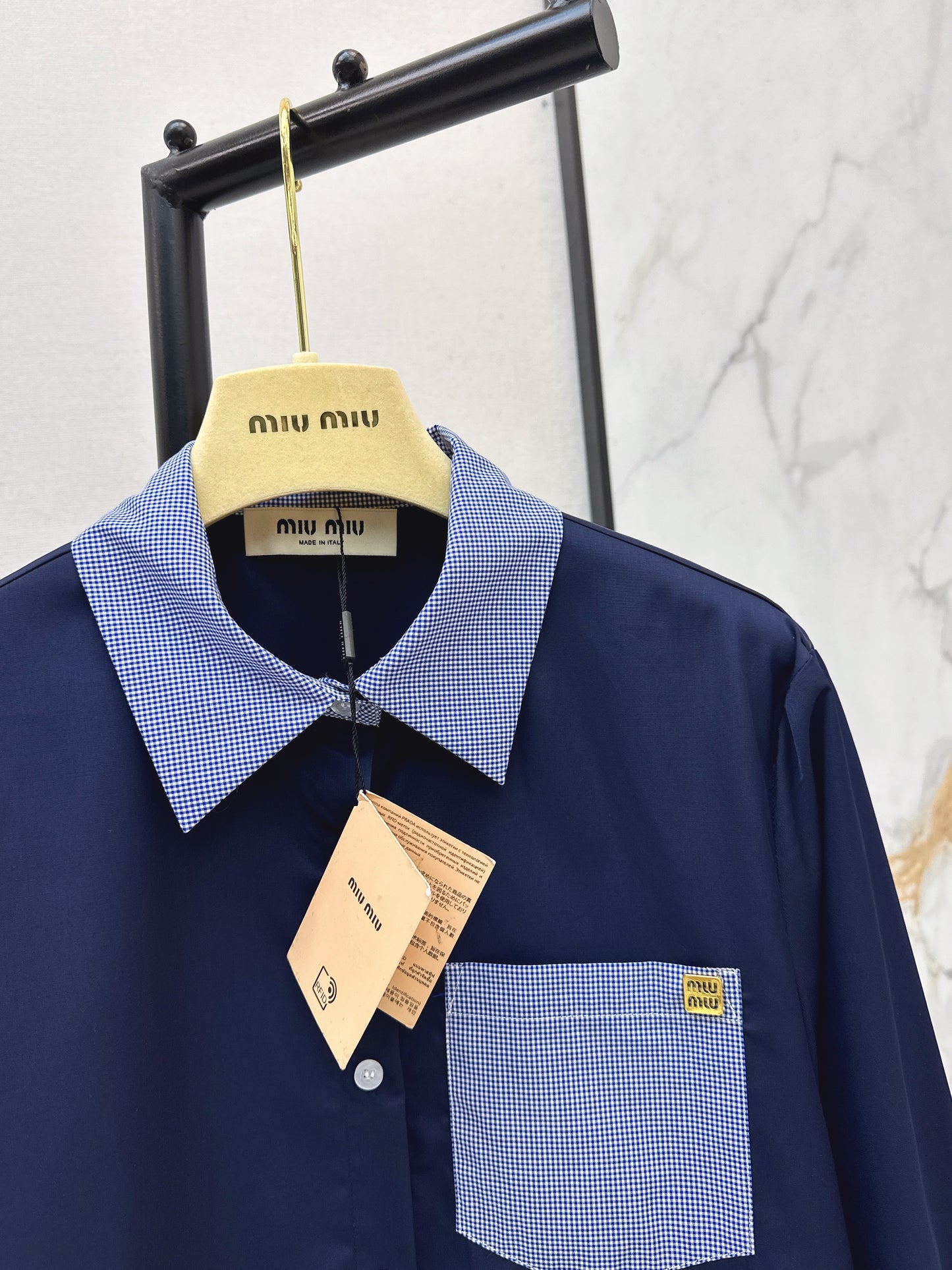 Color-blocked decorative shirt
