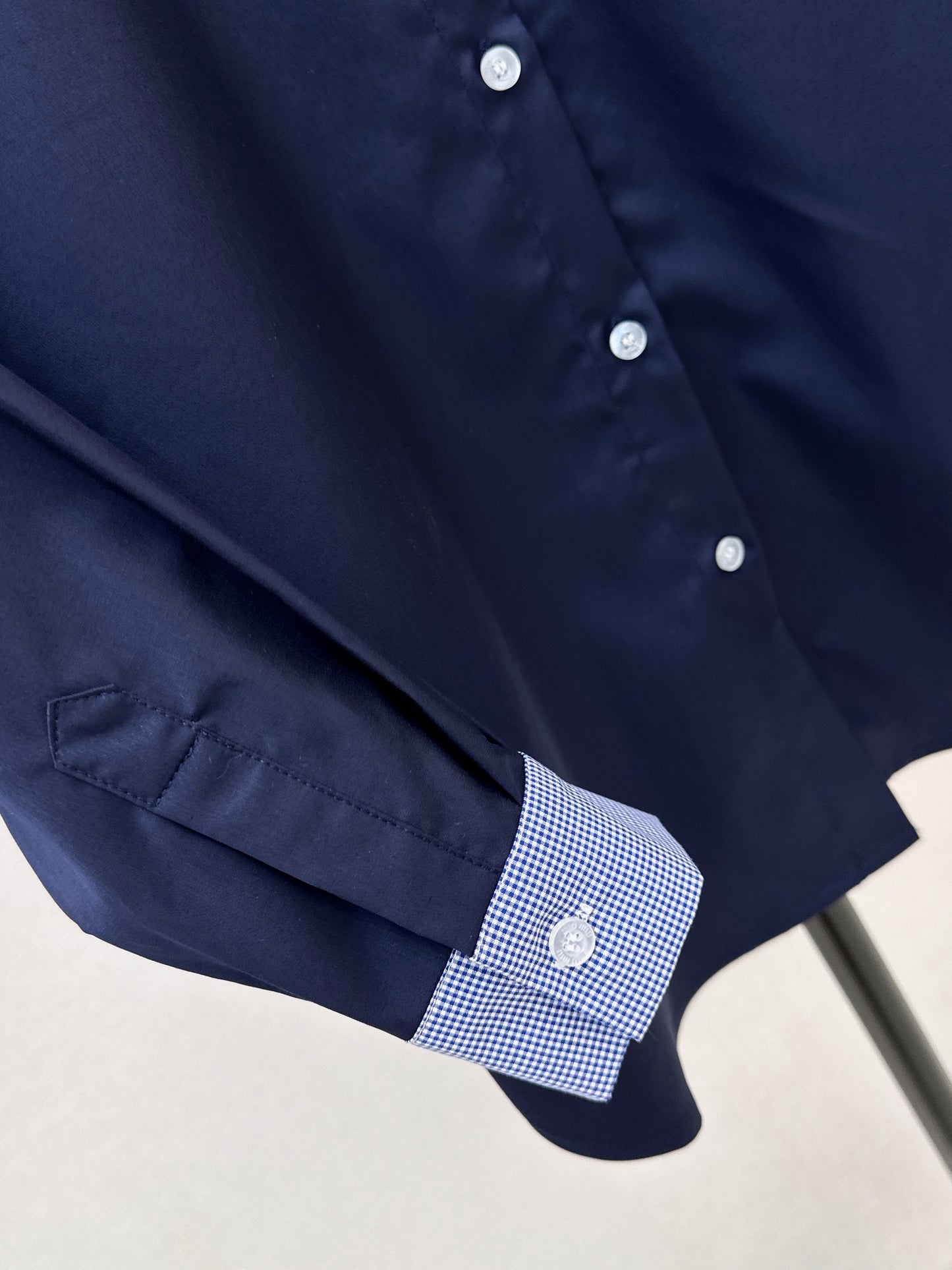 Color-blocked decorative shirt
