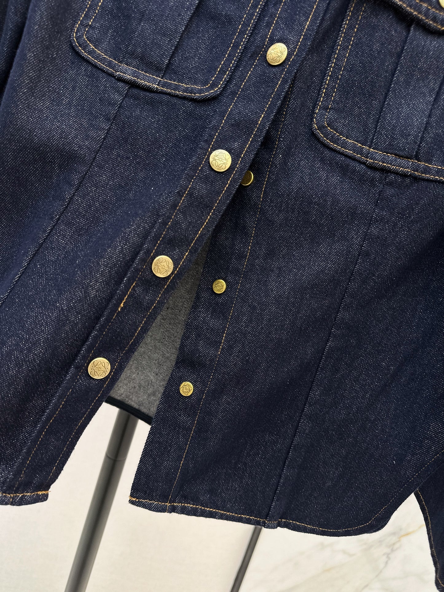 Slim-fit collared denim shirt
