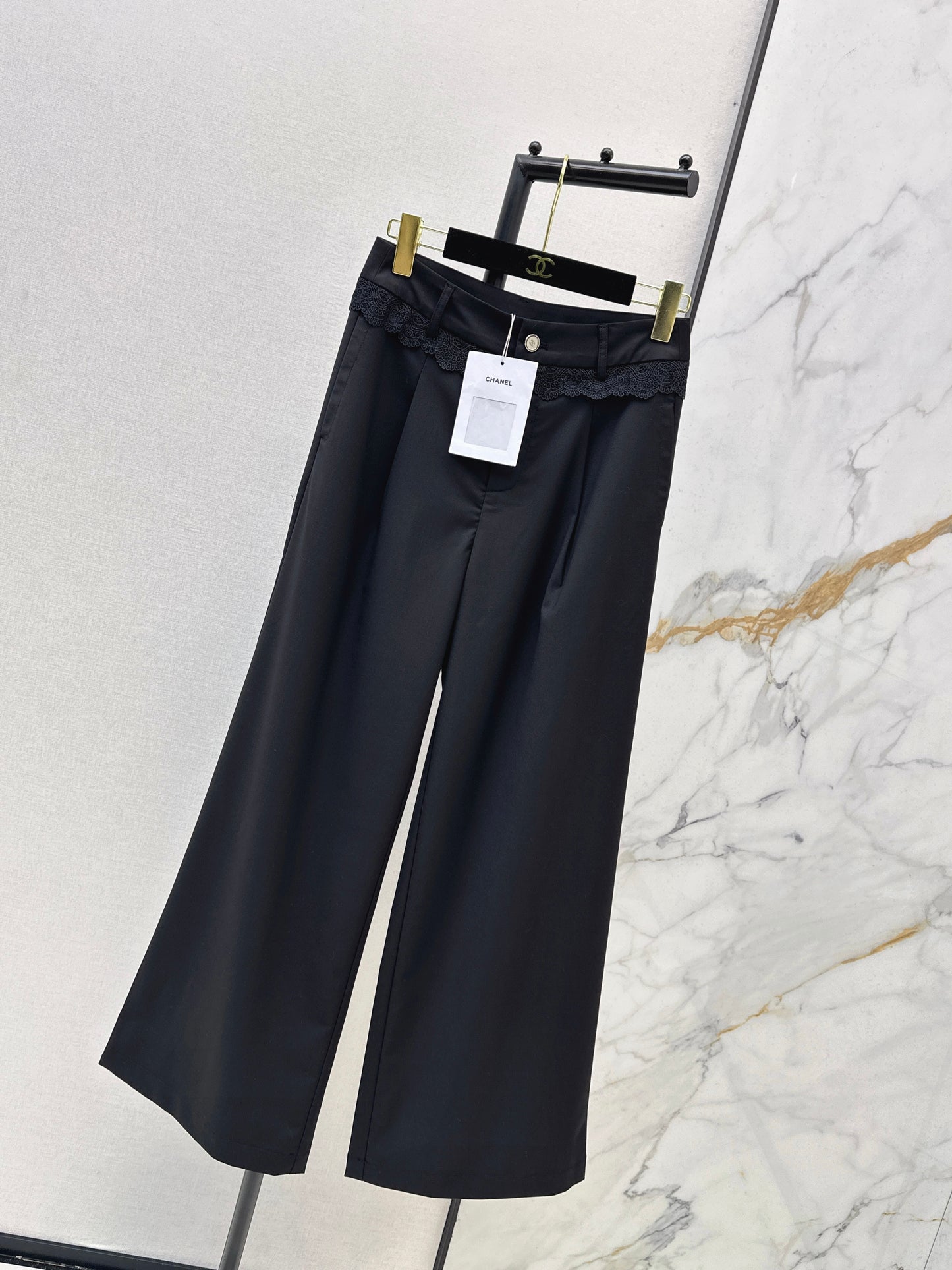26ss Straight-leg trousers with lace trim