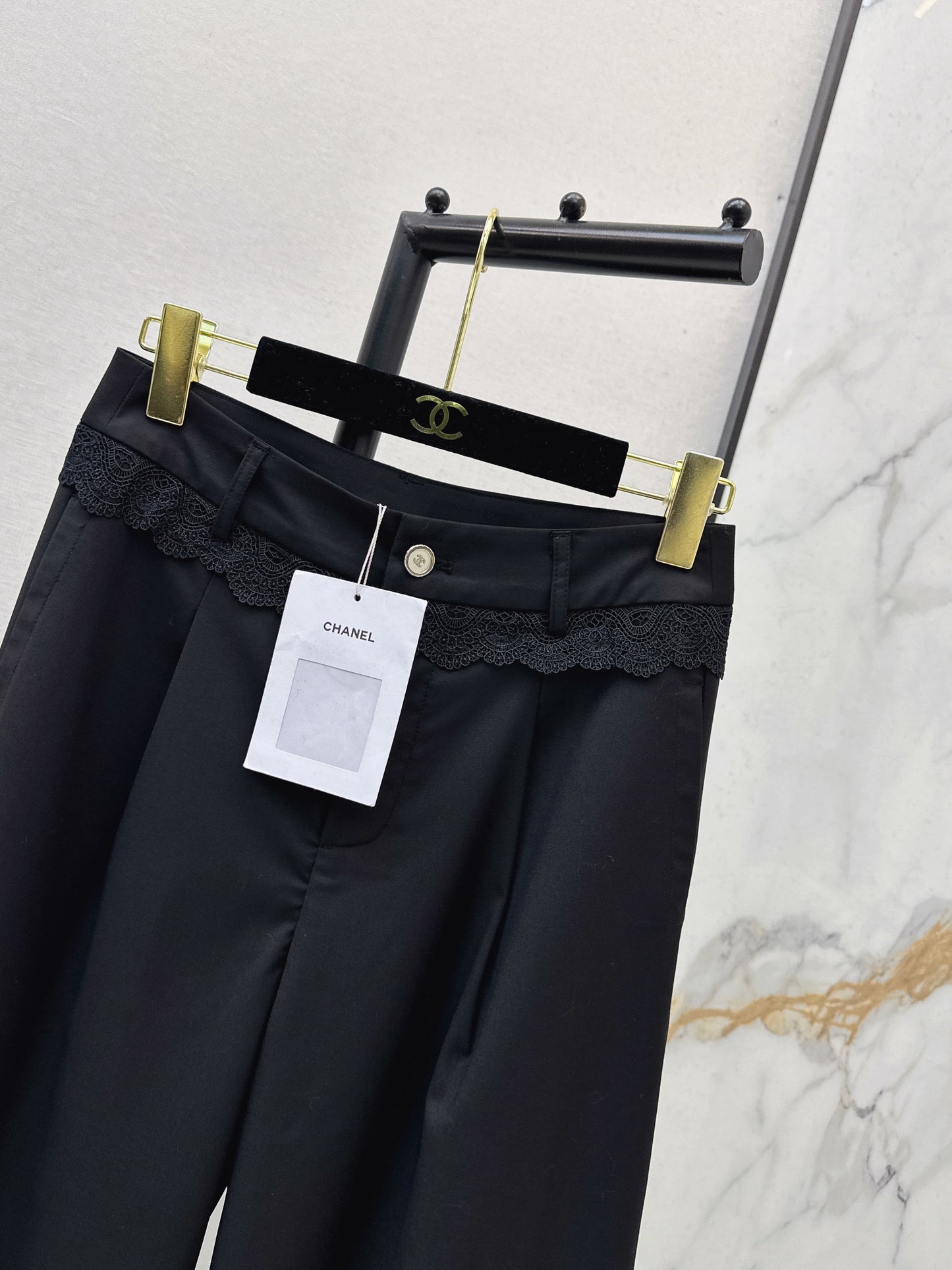 26ss Straight-leg trousers with lace trim