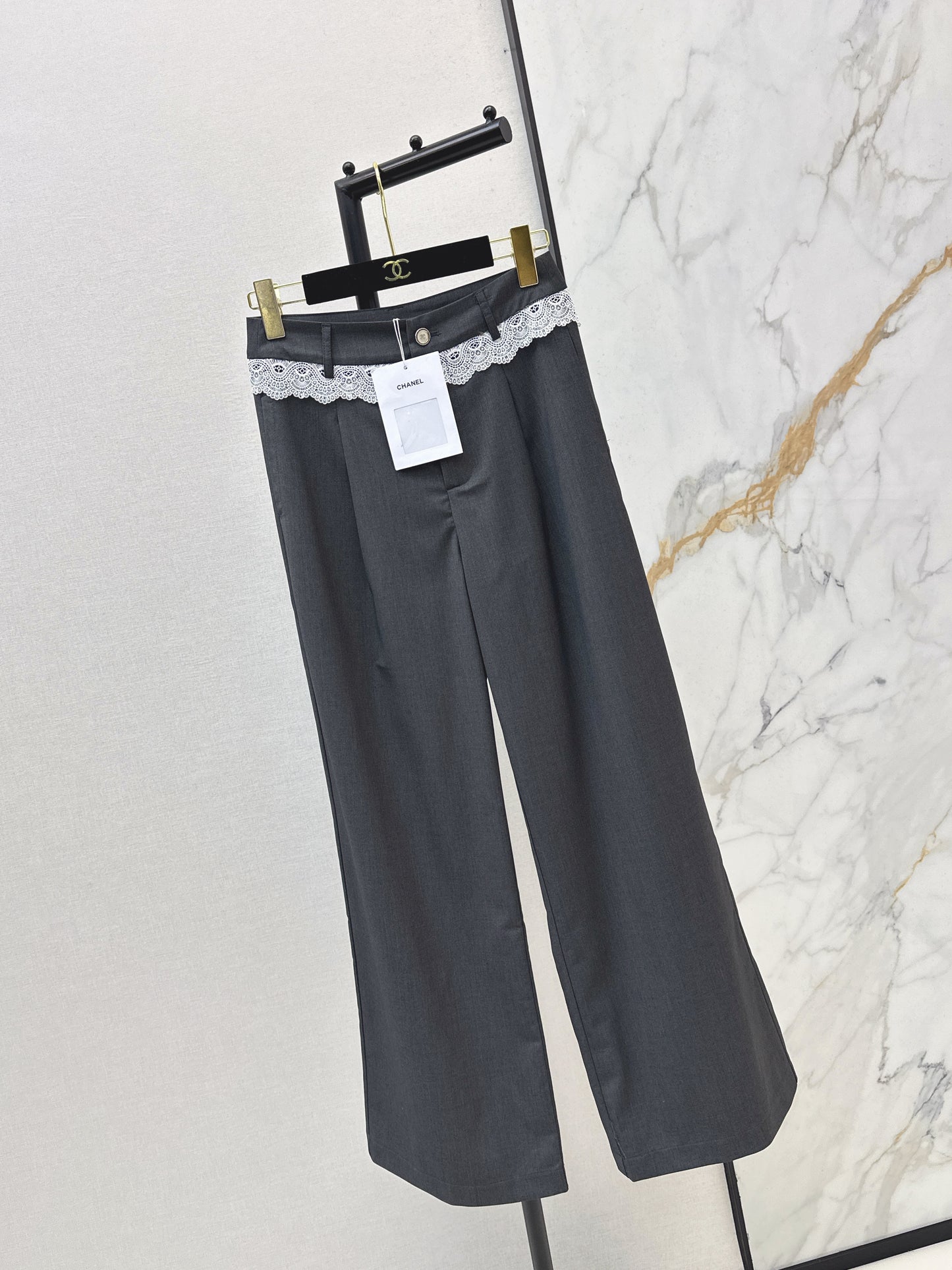 26ss Straight-leg trousers with lace trim