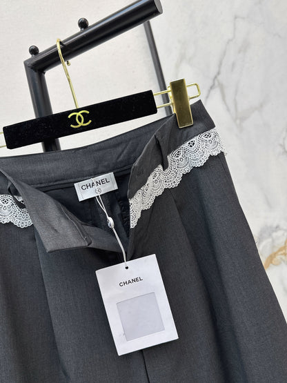 26ss Straight-leg trousers with lace trim