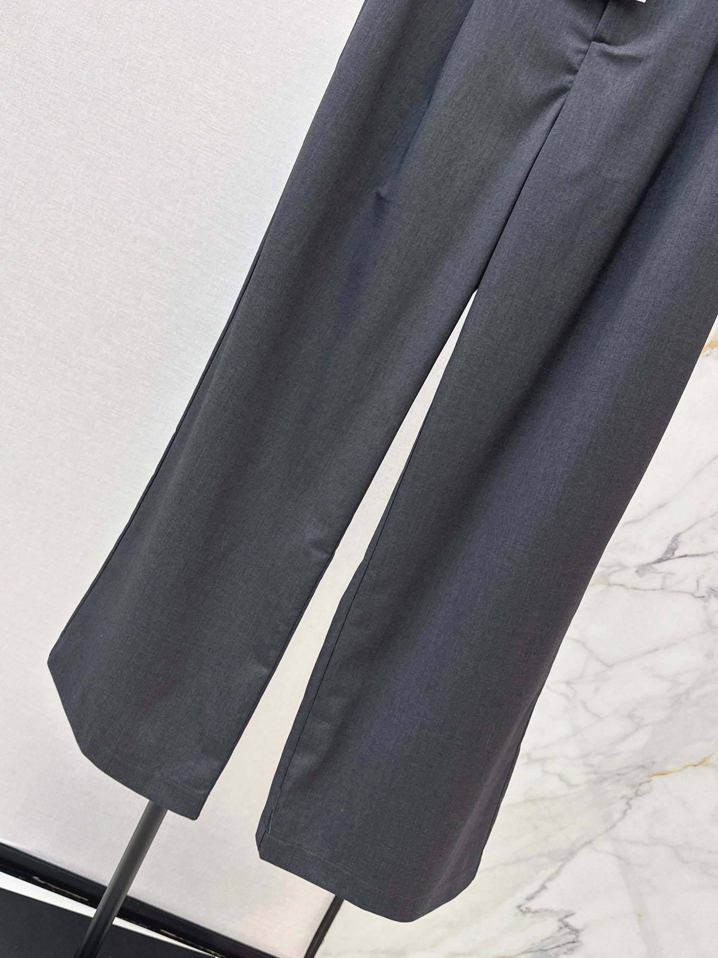 26ss Straight-leg trousers with lace trim
