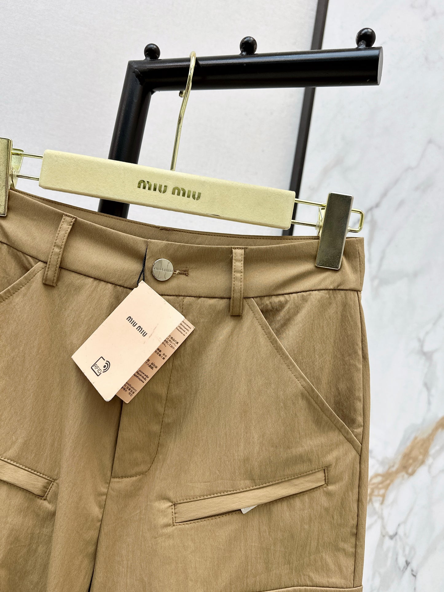 26ss Cargo-style wide-leg trousers