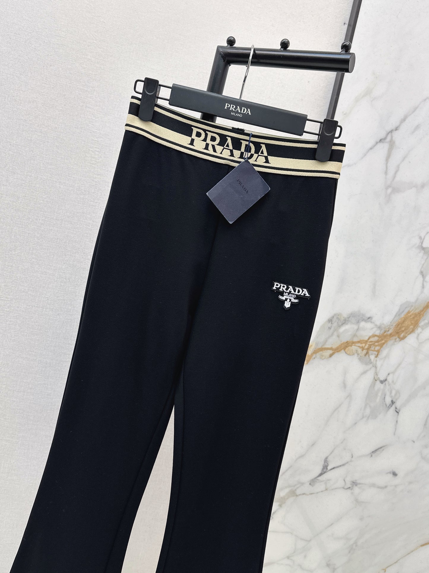 26ss Flared, mid-high waist, stretch leggings