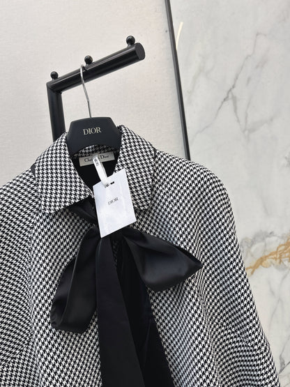 26ss Bow-tie cape