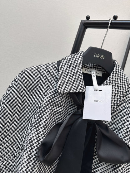 26ss Bow-tie cape