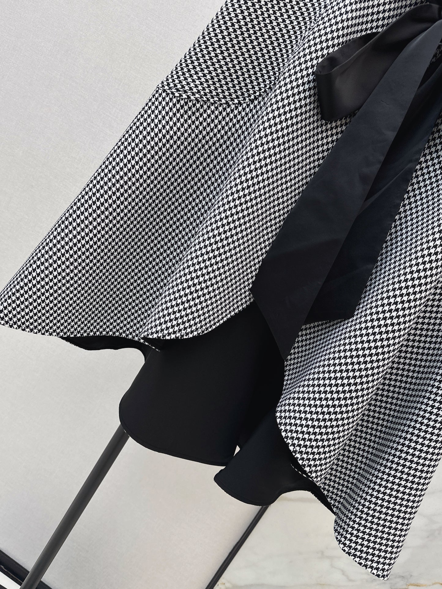 26ss Bow-tie cape