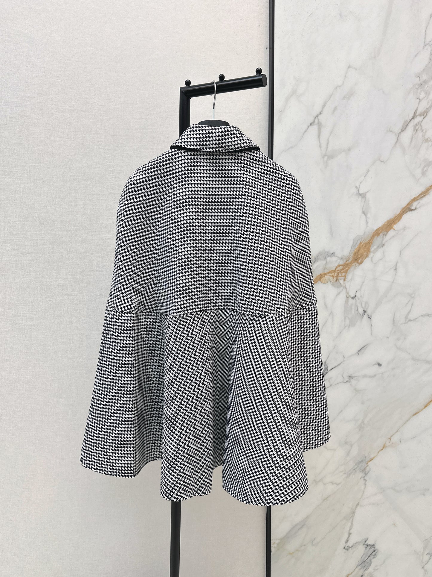 26ss Bow-tie cape