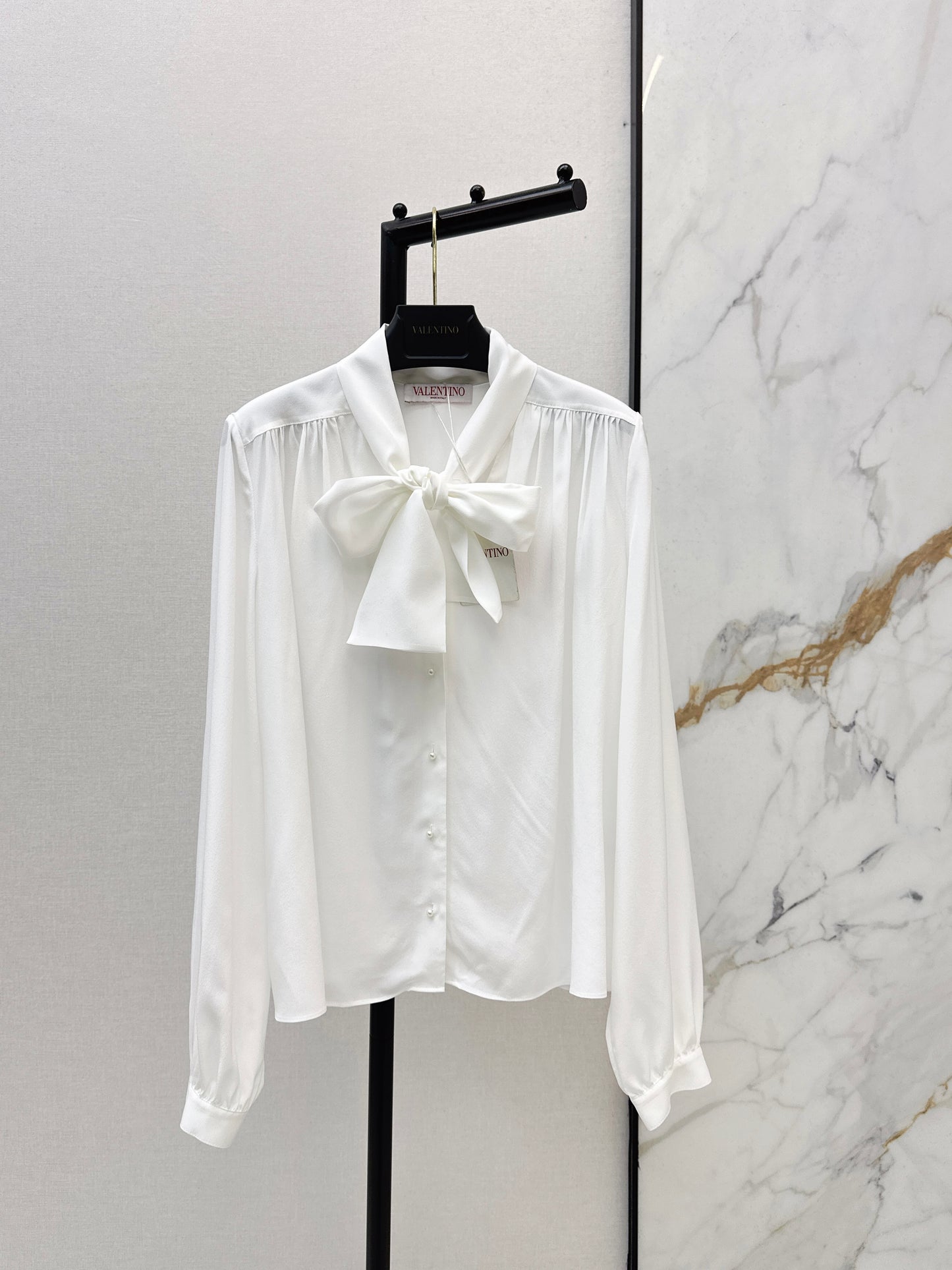 26ss V-neck flowy bow tie silk shirt