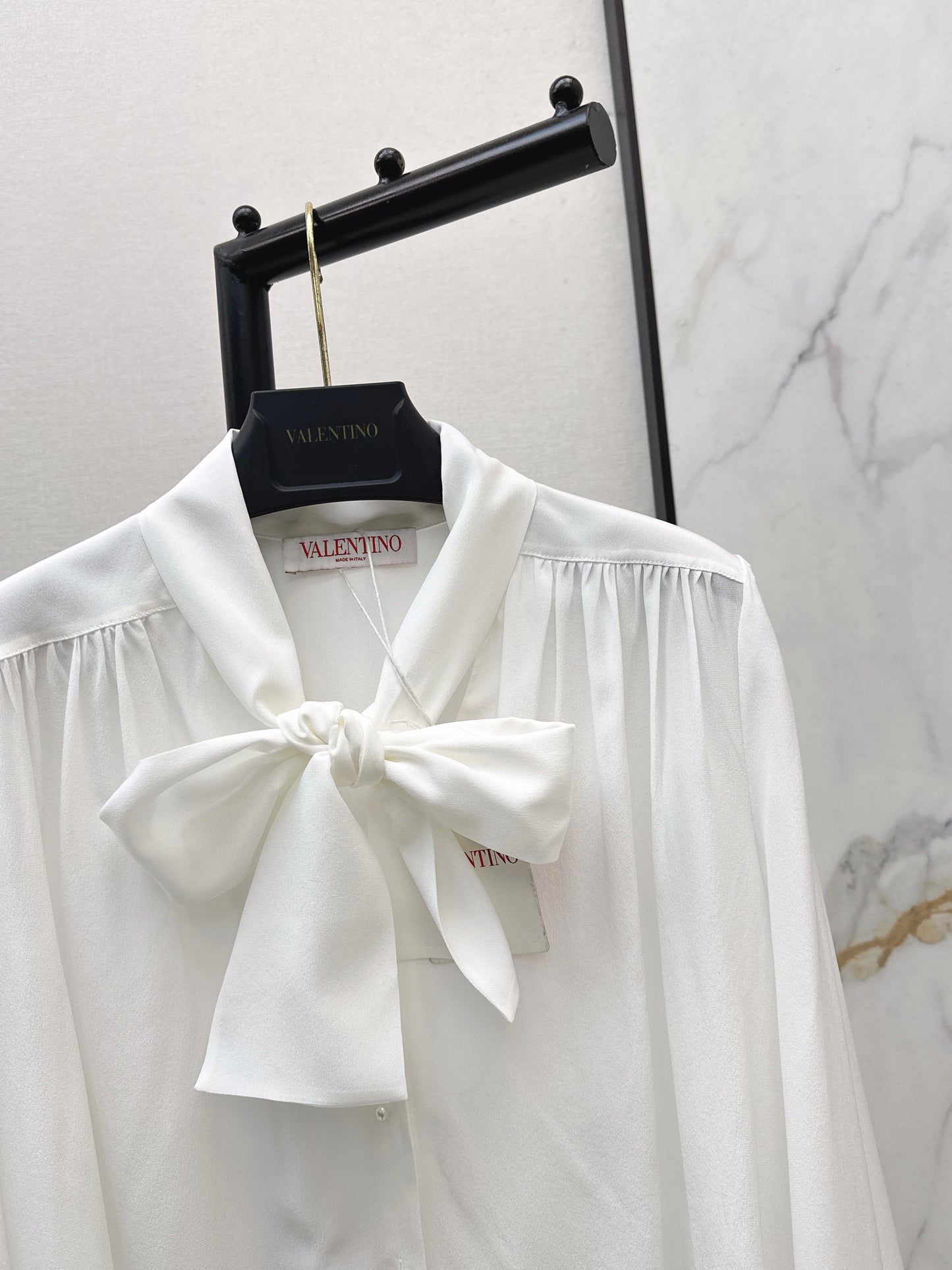 26ss V-neck flowy bow tie silk shirt