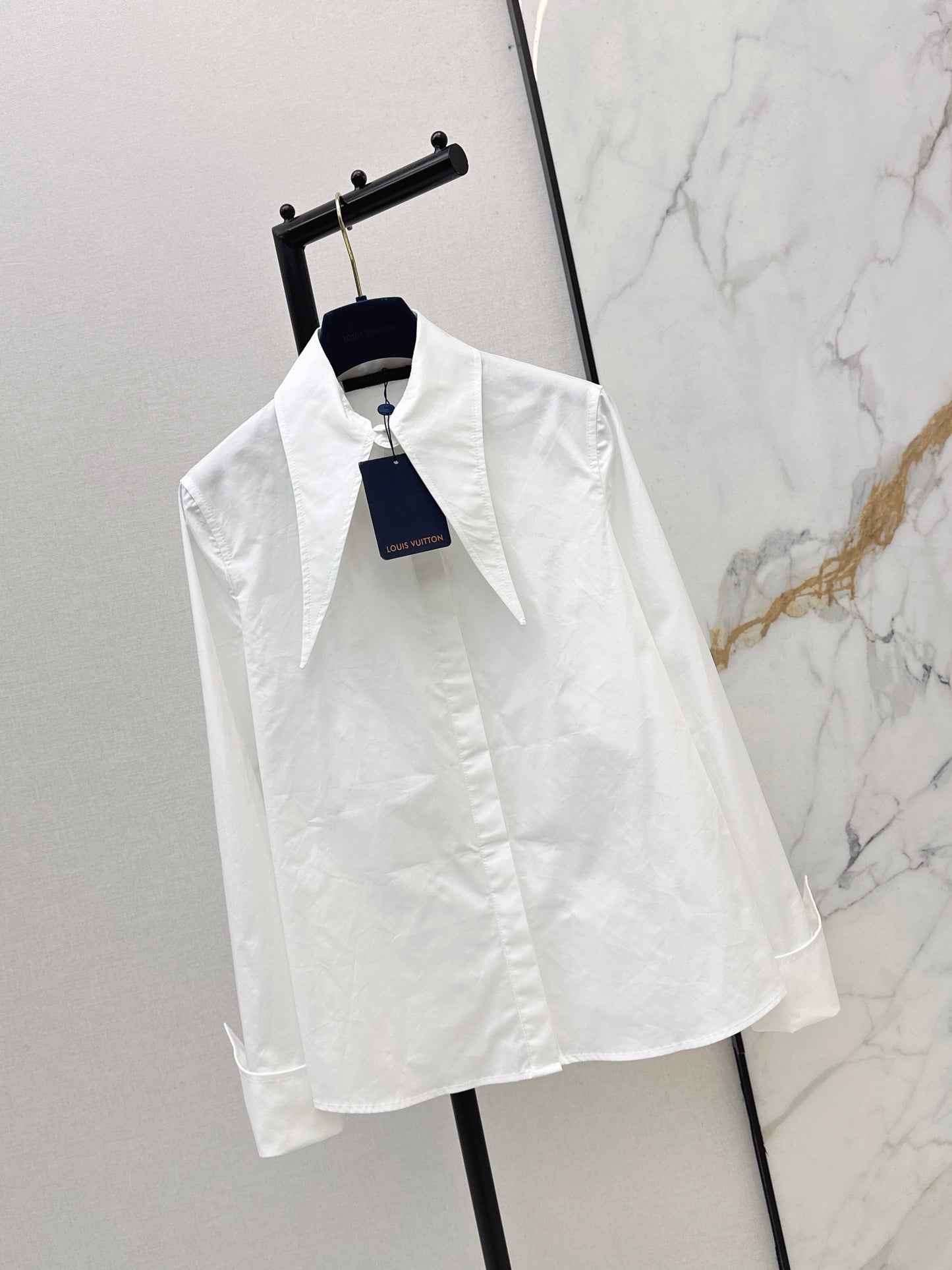 26ss Long pointed collar shirt