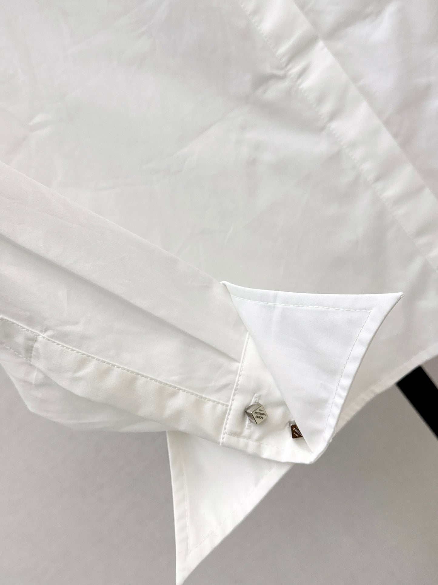 26ss Long pointed collar shirt