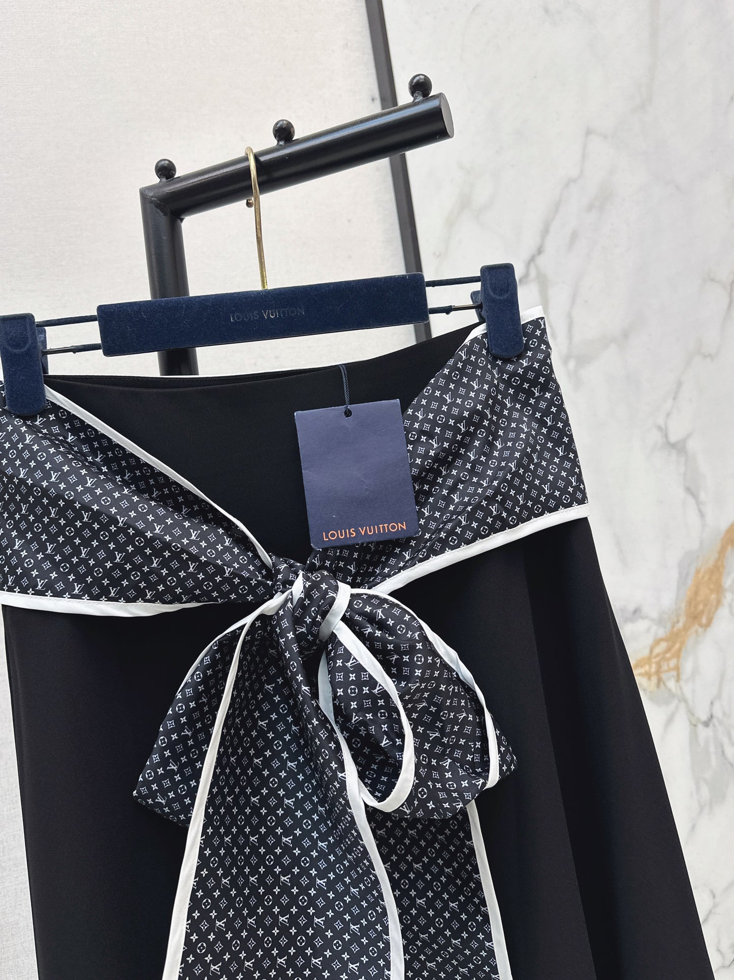 26ss Tie-up bow midi skirt