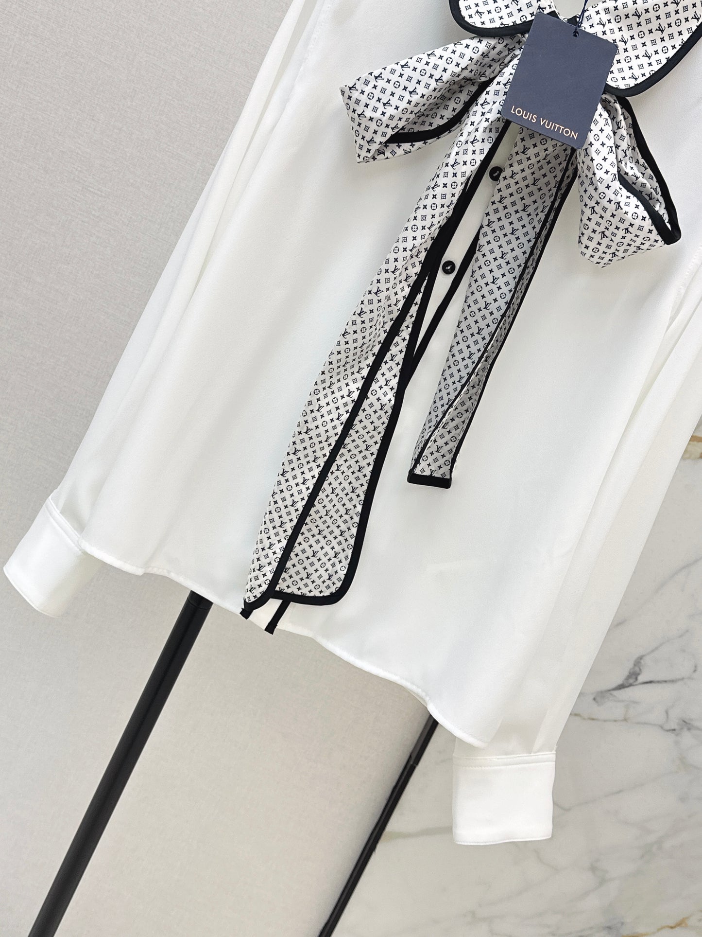 26ss Ribbon-trimmed shirt