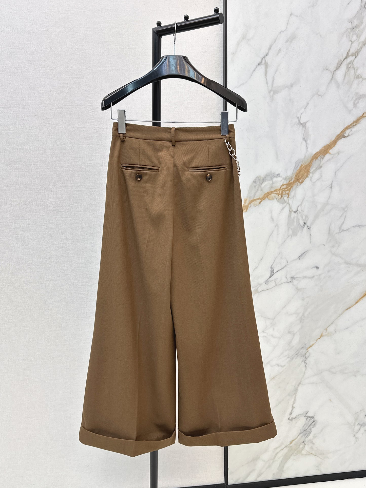 26ss Chain-embellished cropped straight-leg pants