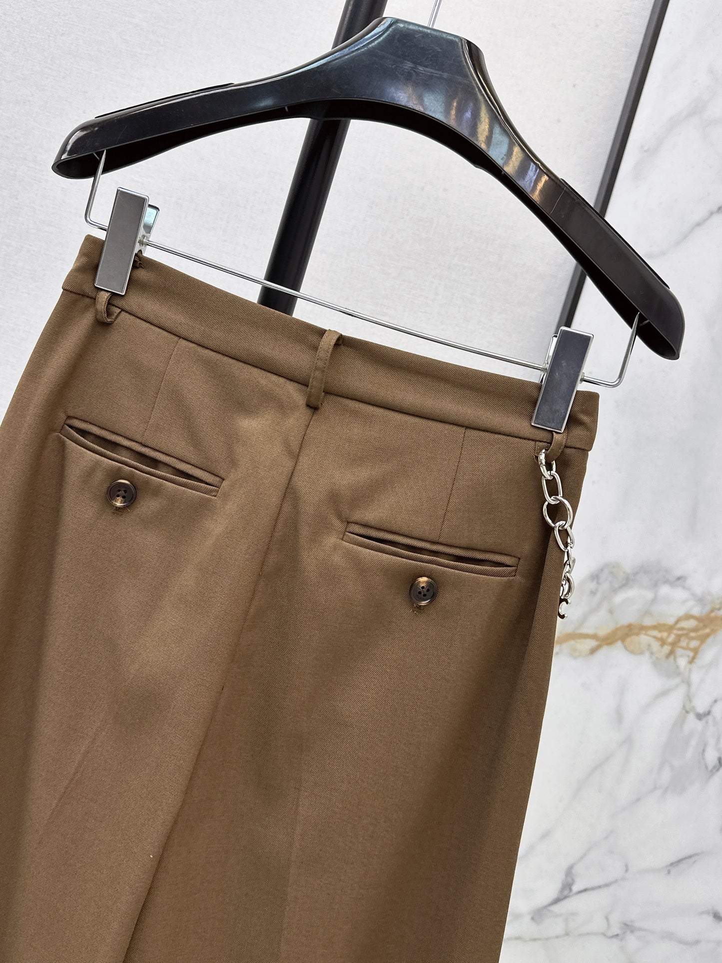 26ss Chain-embellished cropped straight-leg pants