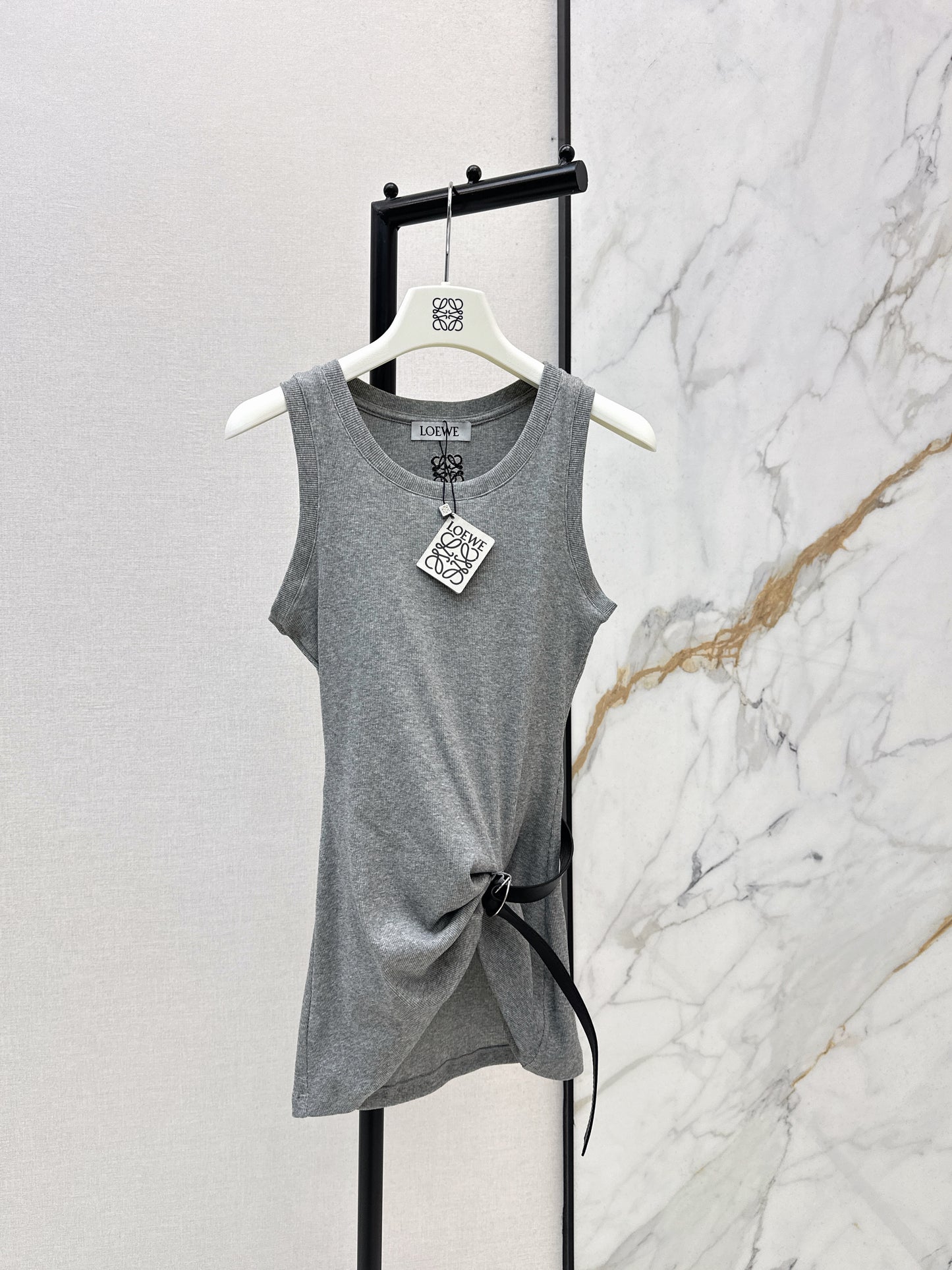 26ss Belt-embellished vest