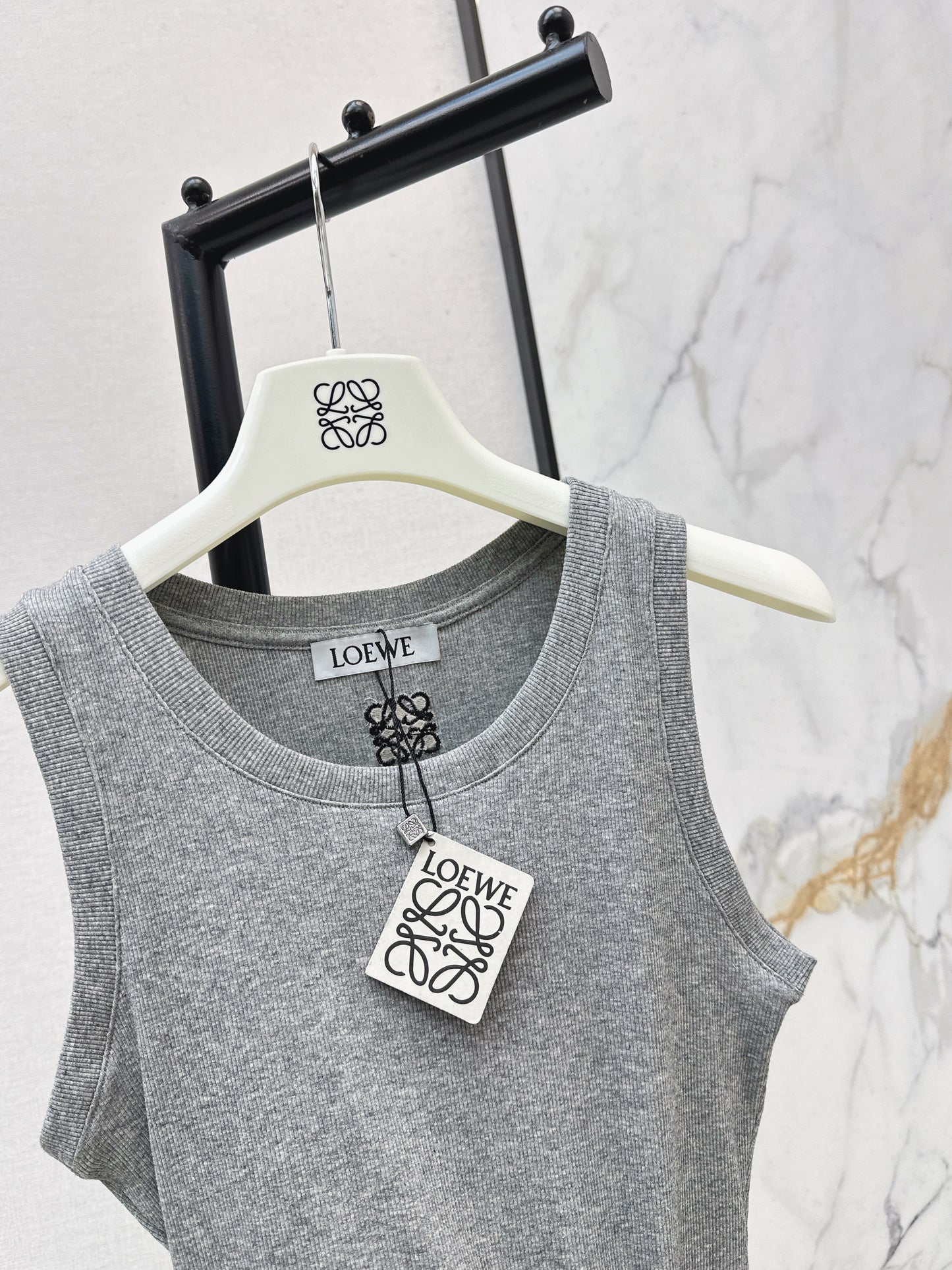 26ss Belt-embellished vest