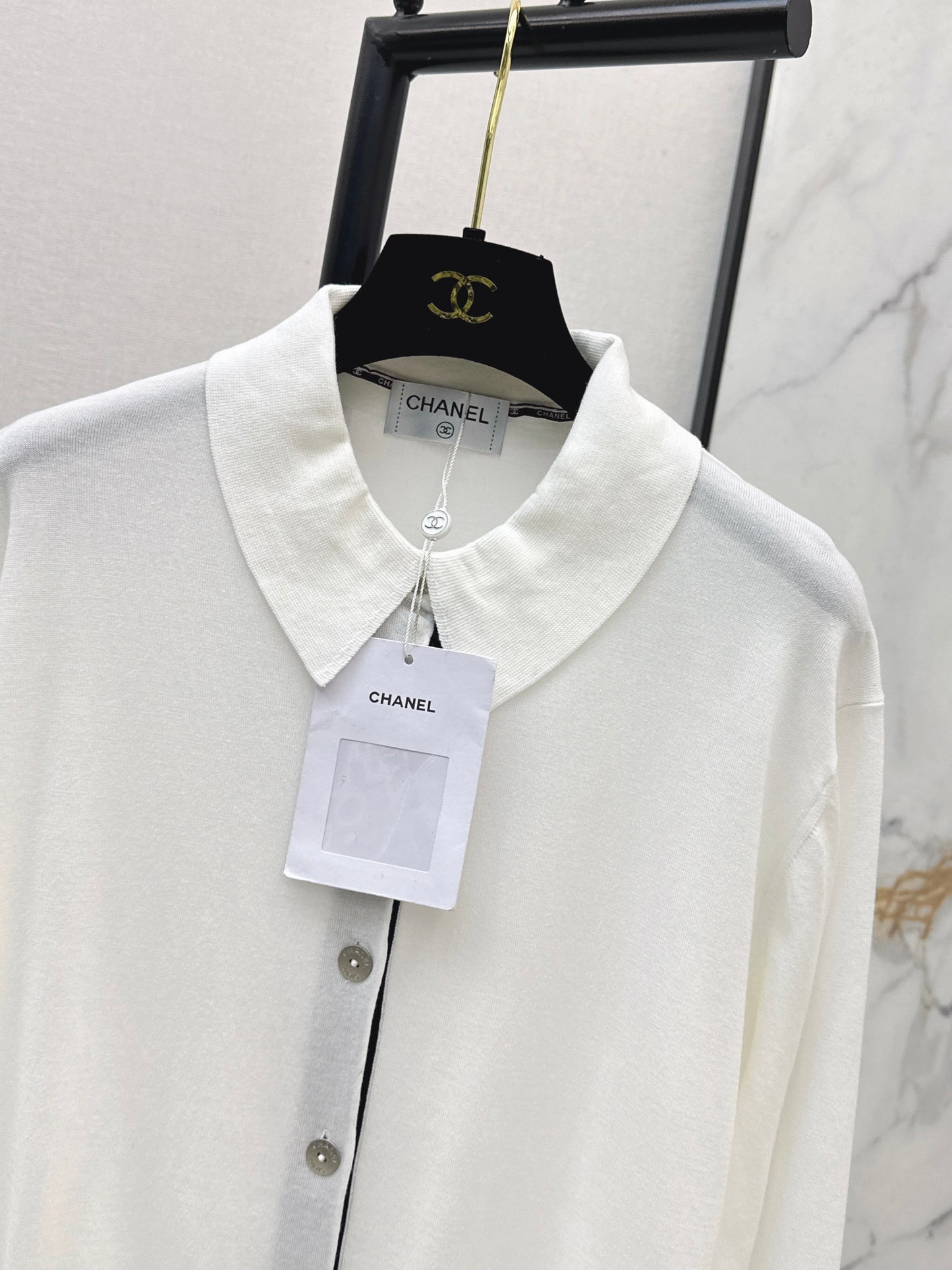 26ss Collared cardigan with placket design