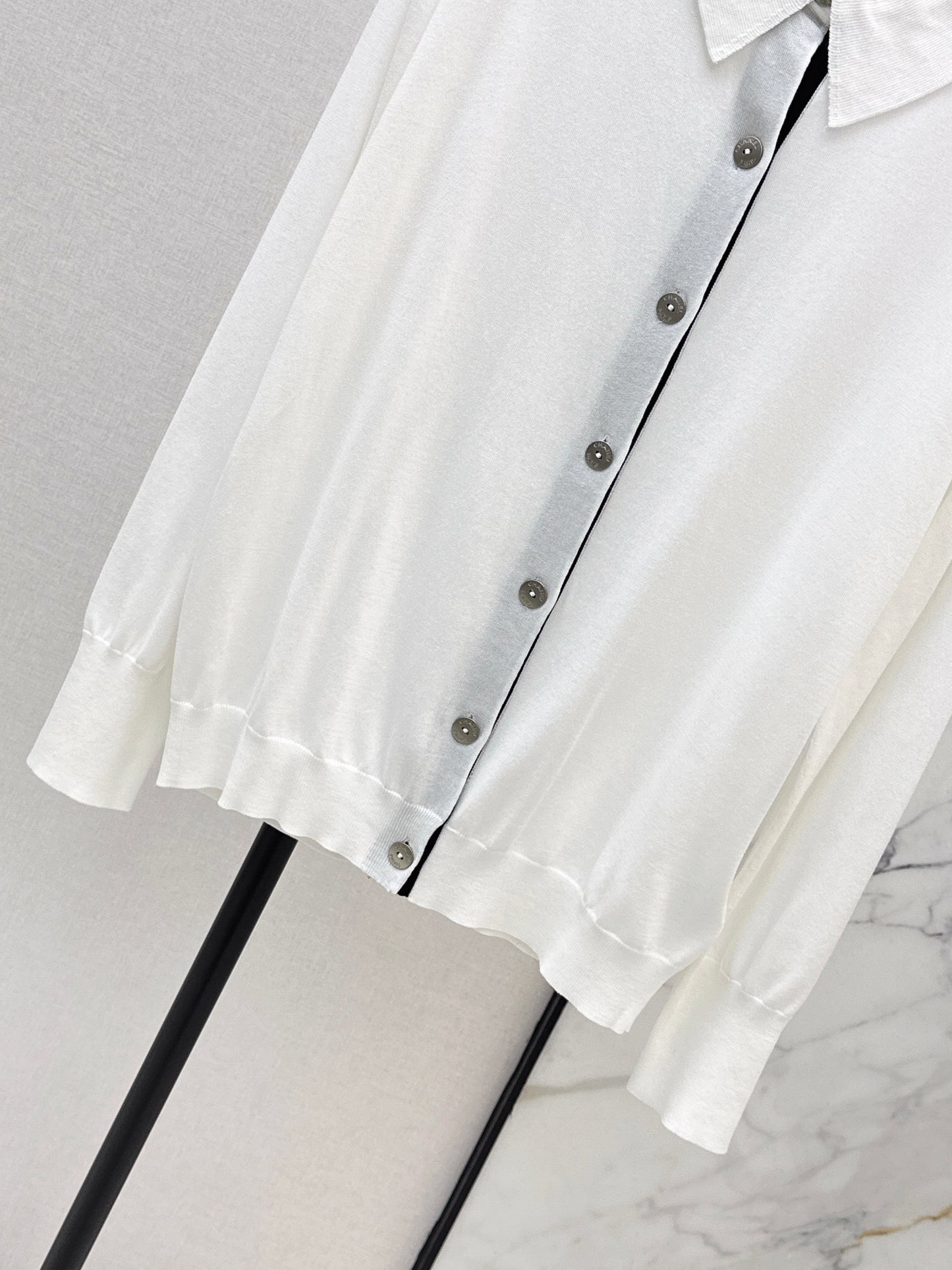 26ss Collared cardigan with placket design