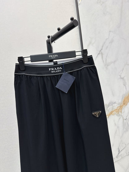 26ss Slim-fit, slightly flared trousers
