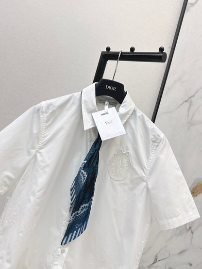 26ss White shirt adorned with a silk scarf