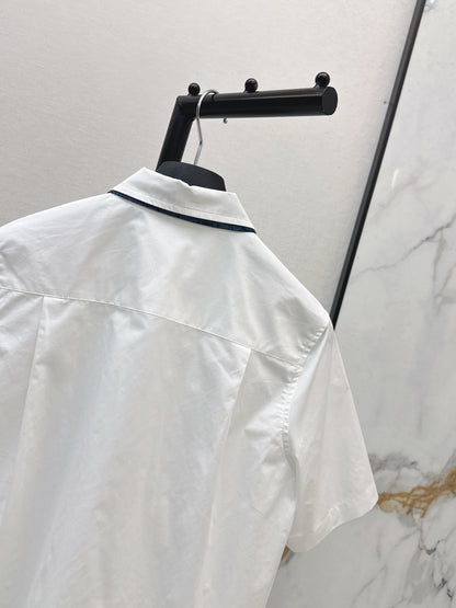 26ss White shirt adorned with a silk scarf