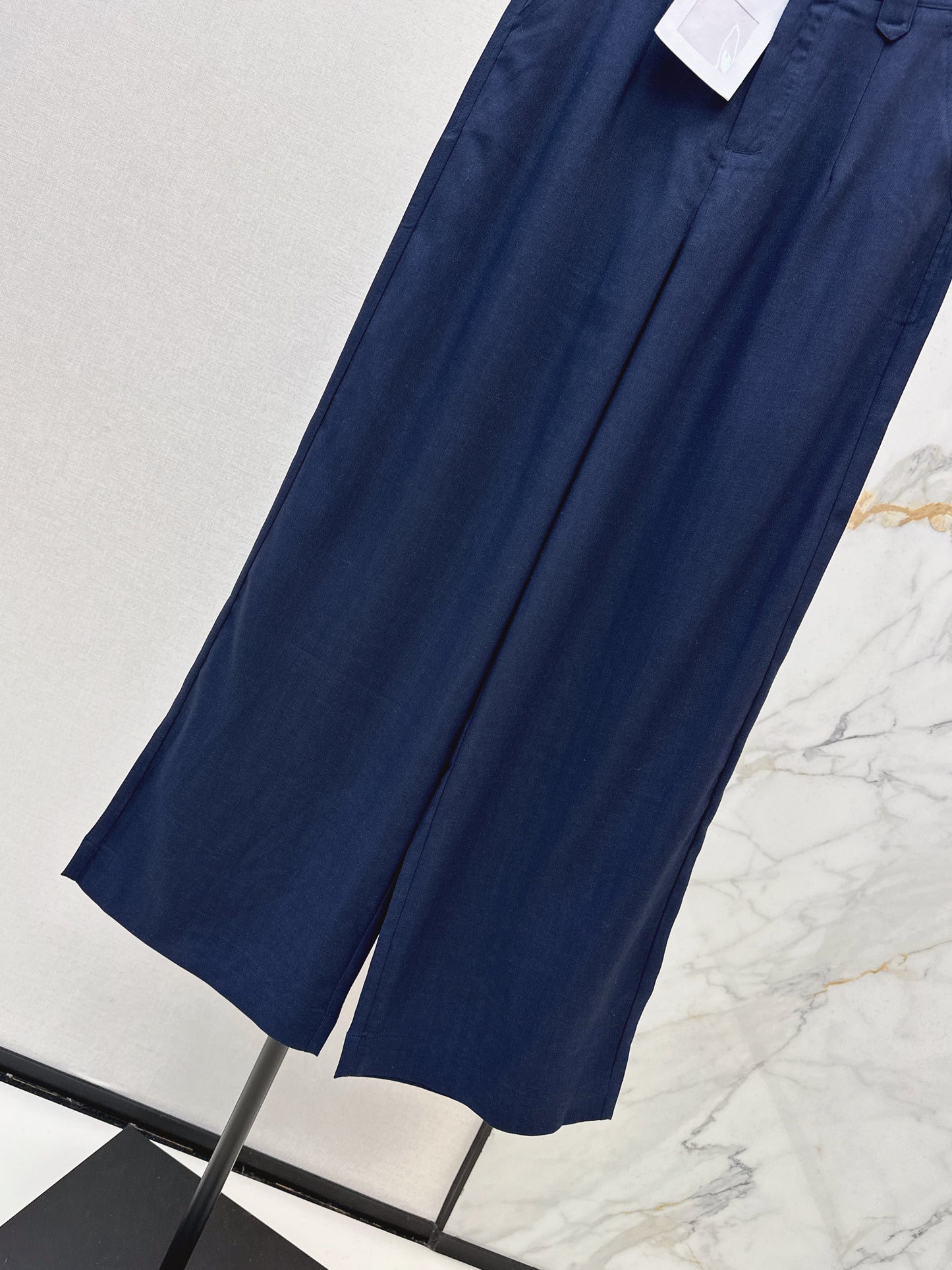 26ss High-leg trousers with metal buckle