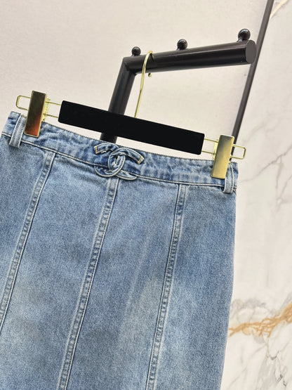 26ss Pocket-decorated midi skirt