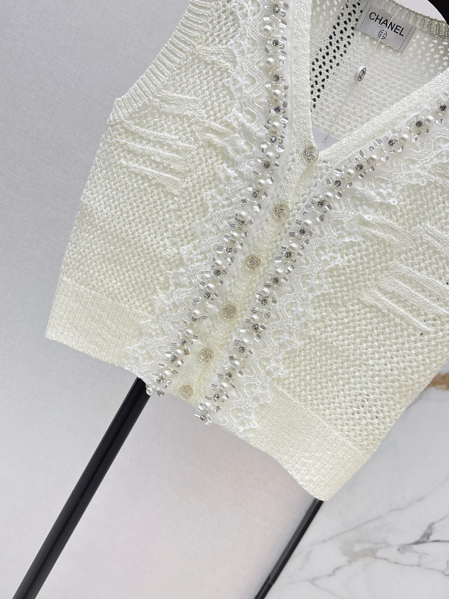26ss Rhinestone-studded V-neck knit vest
