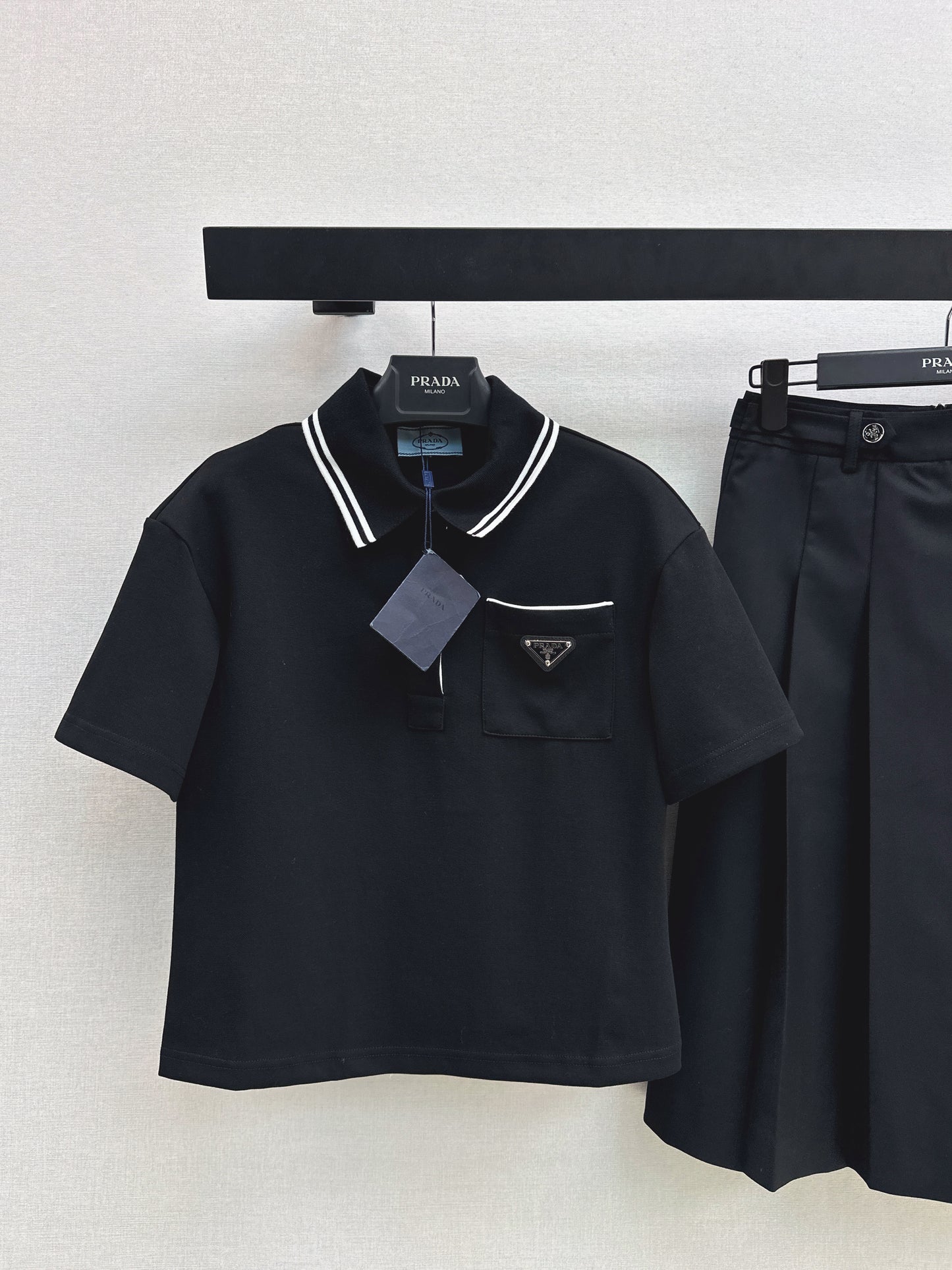 26ss Youthful polo shirt + pleated skirt