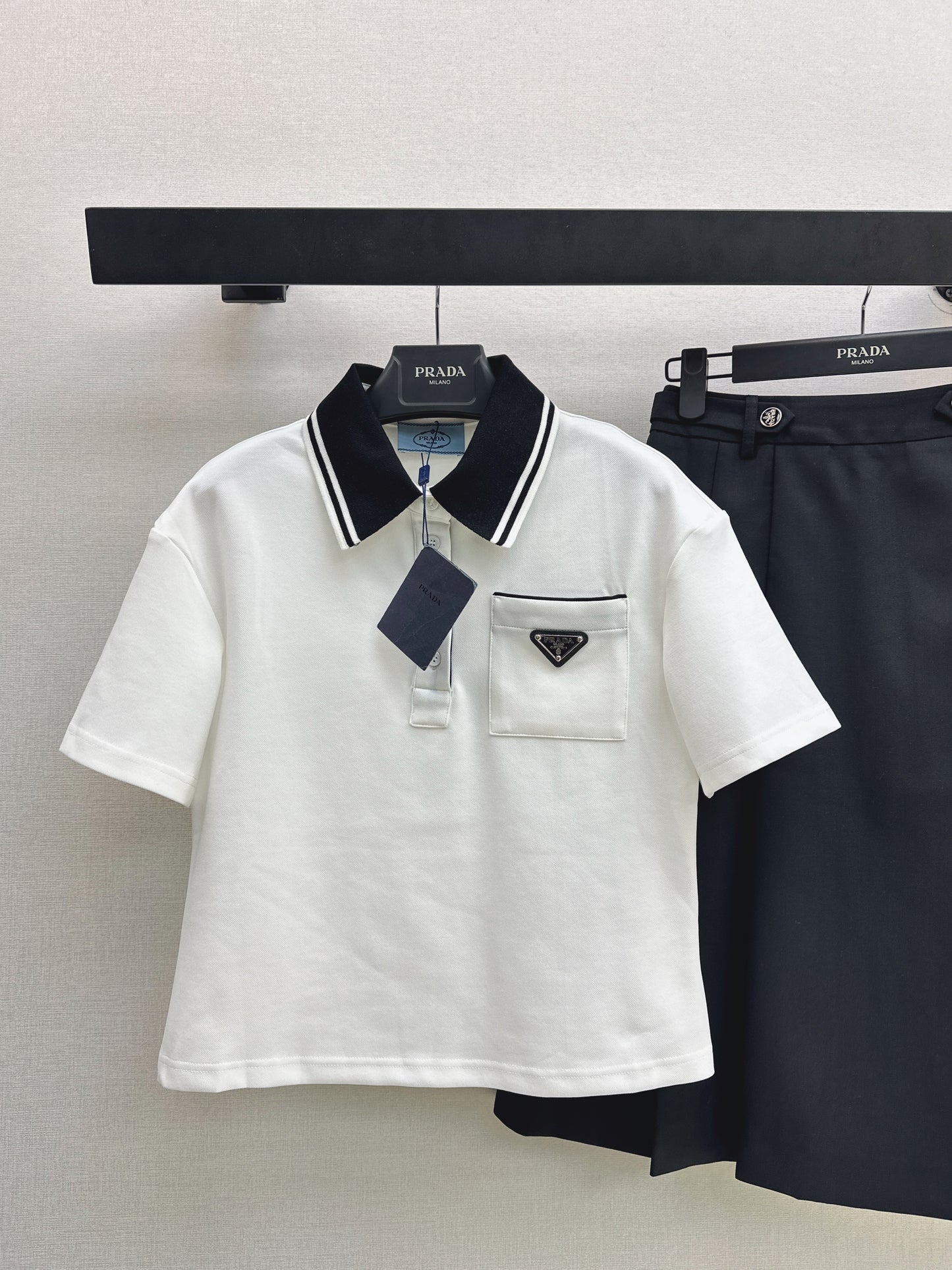 26ss Youthful polo shirt + pleated skirt