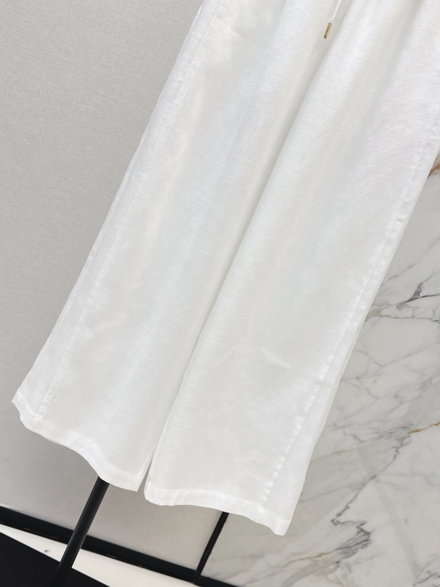26ss Wide-leg trousers