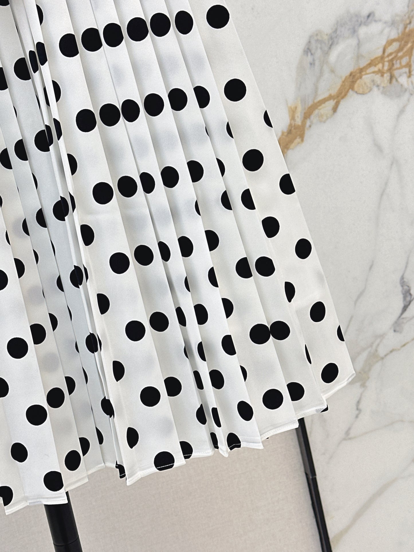 26ss Polka dot pleated midi skirt