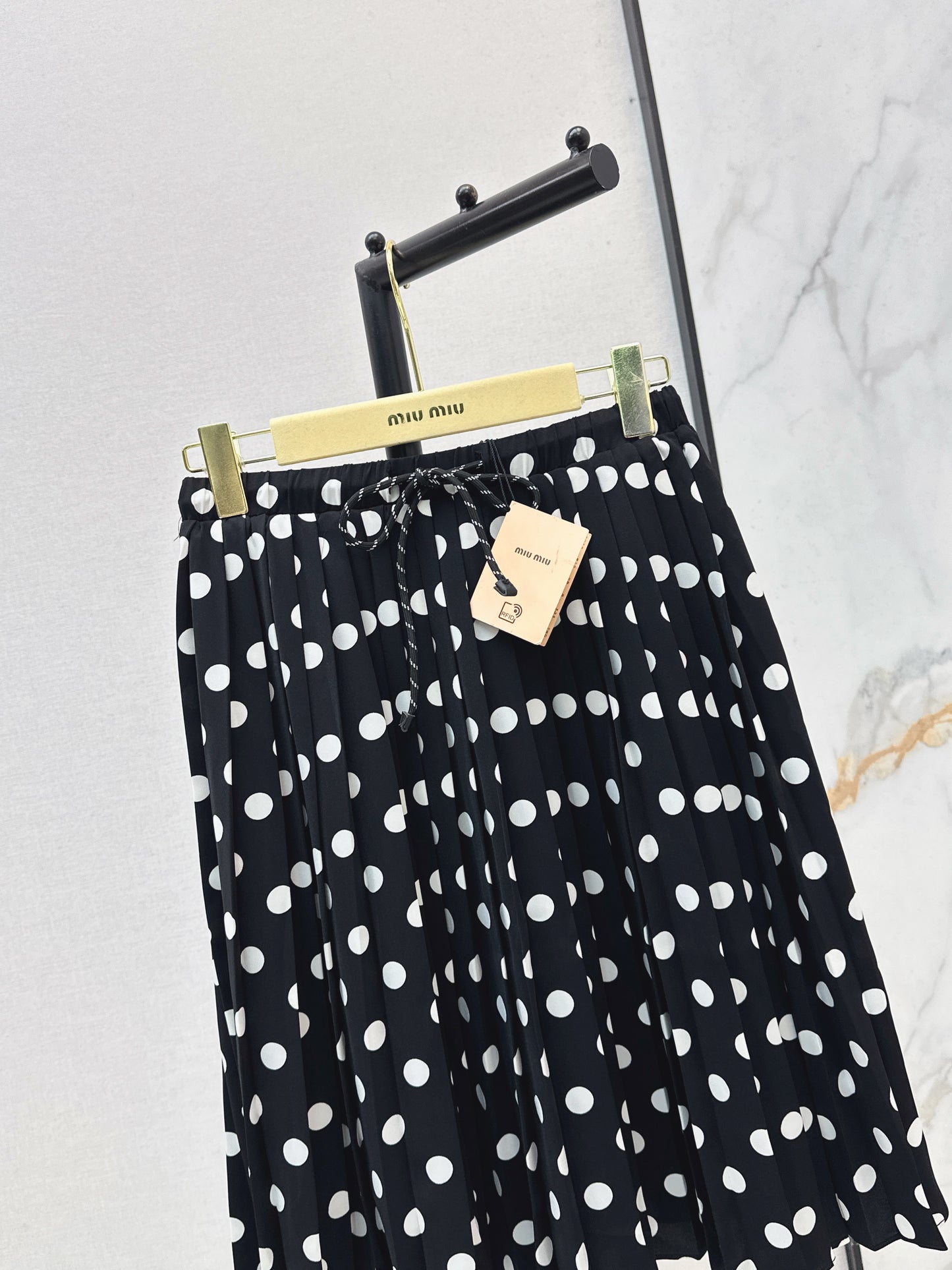 26ss Polka dot pleated midi skirt