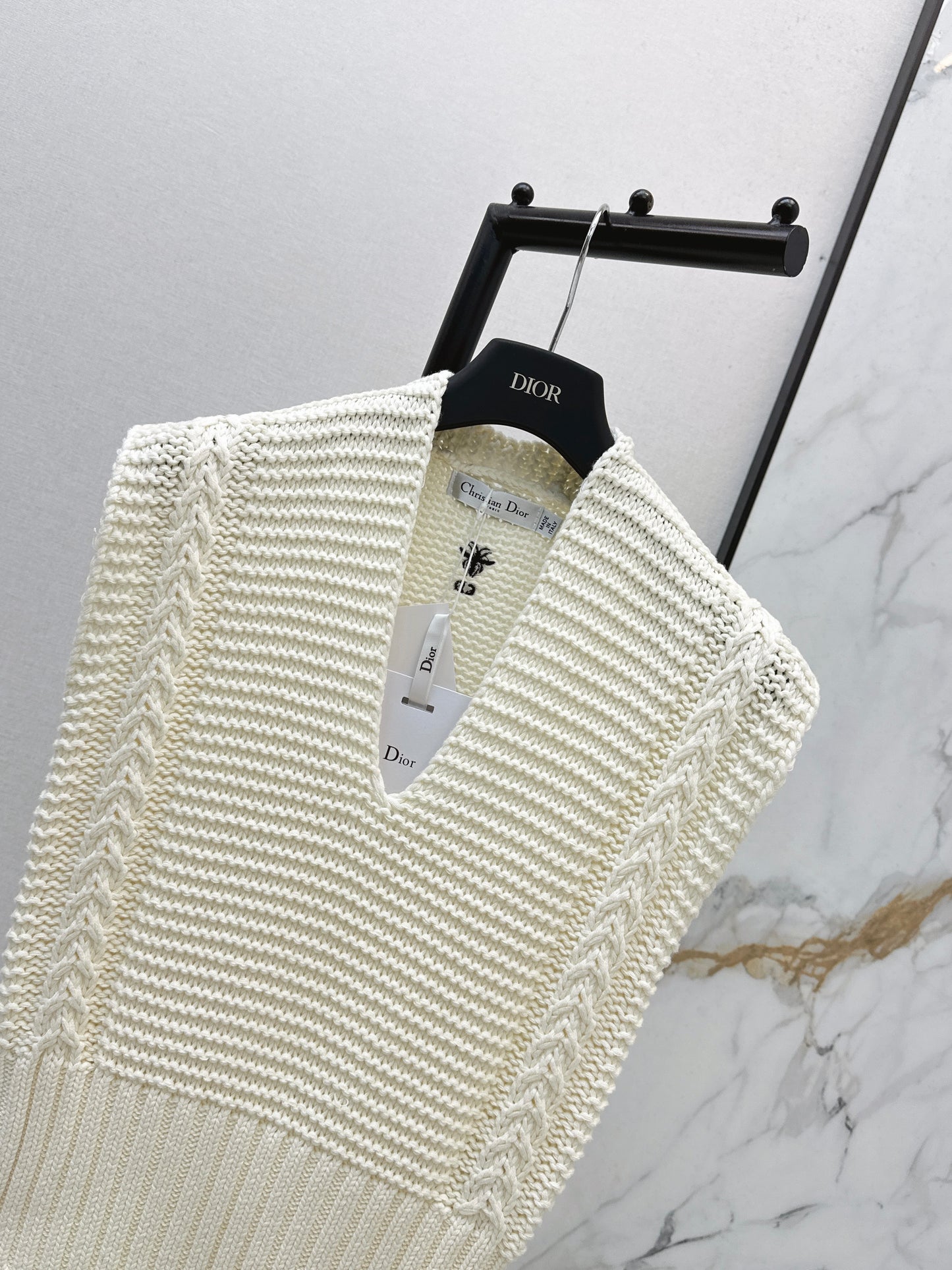 26ss Deep V-neck Knitted Vest